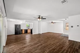 629 Bur Oak Dr, Irving, TX 75060 - Photo 9