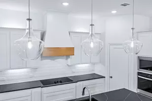 913 Beall St, Denton, TX 76207 - Photo 17