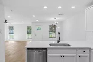 910 Willow Dr, Wills Point, TX 75169 - Photo 3