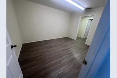 900 N Houston Street, Granbury, TX 76048 - Photo 11