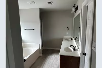 2512 Clubhouse Drive, Denton, TX 76210 - Photo 11