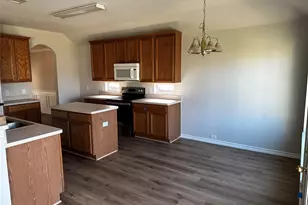 2512 Clubhouse Dr, Denton, TX 76210 - Photo 5