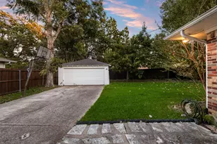 6848 Town N Dr, Dallas, TX 75231 - Photo 23