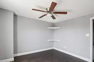 2024 Bourbon St, Dallas, TX 75226 - Photo 15