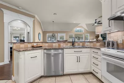 301 Canterbury Road, Waco, TX 76712 - Photo 17