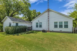 1002 W 3rd St, Clifton, TX 76634 - Photo 19