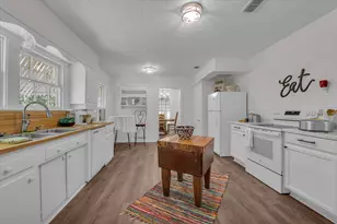 1002 W 3rd St, Clifton, TX 76634 - Photo 3