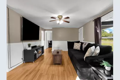 1103 Commerce Street W, Honey Grove, TX 75446 - Photo 9