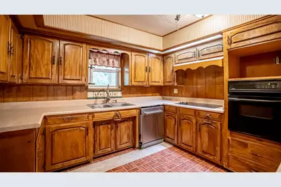 103 Blakeney Street, Stephenville, TX 76401 - Photo 7