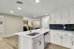 6005 St Johns Ln, Fort Worth, TX 76114 - Photo 11