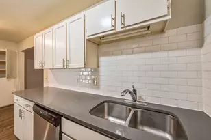 1106 High Point Dr, Arlington, TX 76015 - Photo 5