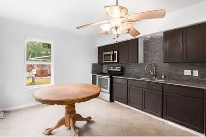 230 W Jerden Lane, Dallas, TX 75208 - Photo 13