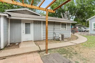 230 W Jerden Ln, Dallas, TX 75208 - Photo 23