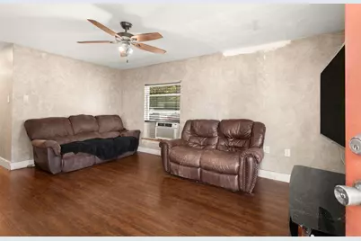 230 W Jerden Lane, Dallas, TX 75208 - Photo 5