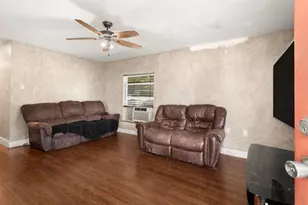 230 W Jerden Ln, Dallas, TX 75208 - Photo 5