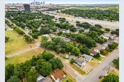 230 W Jerden Lane, Dallas, TX 75208 - Photo 1