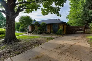 2201 Pebblebrook Ct, Grand Prairie, TX 75050 - Photo 1