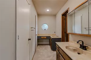 2201 Pebblebrook Ct, Grand Prairie, TX 75050 - Photo 9