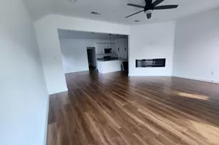 562 Jonelle St, Dallas, TX 75217 - Photo 9