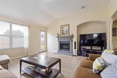 2779 Sunvalley Drive, Grand Prairie, TX 75052 - Photo 15