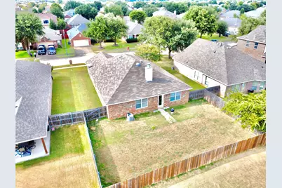 2779 Sunvalley Drive, Grand Prairie, TX 75052 - Photo 3