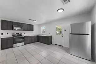 3929 Frederick Ave, Waco, TX 76707 - Photo 7