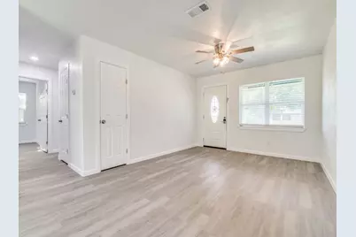 525 Moonlight Drive, Garland, TX 75040 - Photo 3