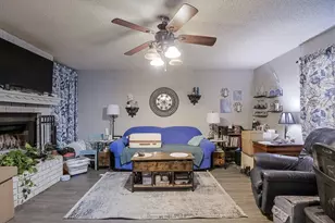 353 N Field St, Burleson, TX 76028 - Photo 3