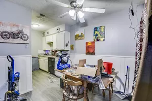 353 N Field St, Burleson, TX 76028 - Photo 21