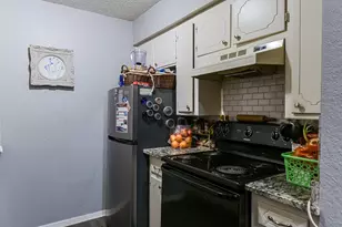 353 N Field St, Burleson, TX 76028 - Photo 9