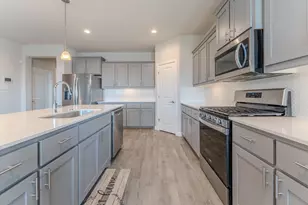 521 Dunmore Dr, Fort Worth, TX 76052 - Photo 3