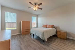 521 Dunmore Dr, Fort Worth, TX 76052 - Photo 11