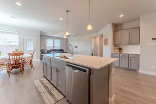 521 Dunmore Dr, Fort Worth, TX 76052 - Photo 25