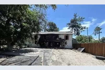 821 S Ayers Avenue, Fort Worth, TX 76103 - Photo 1