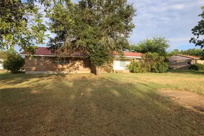301 Travis Street, Ranger, TX 76470 - Photo 1