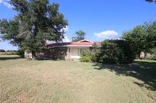 301 Travis St, Ranger, TX 76470 - Photo 5
