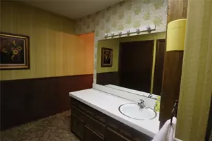 301 Travis St, Ranger, TX 76470 - Photo 17