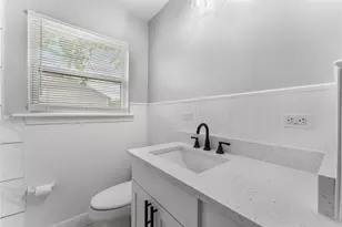 1014 Harlan St, Irving, TX 75060 - Photo 13