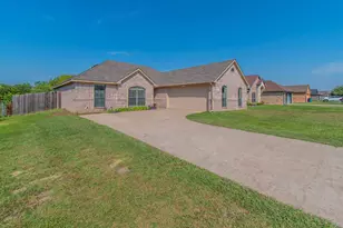 128 Chambers Creek Cir, Maypearl, TX 76064 - Photo 21