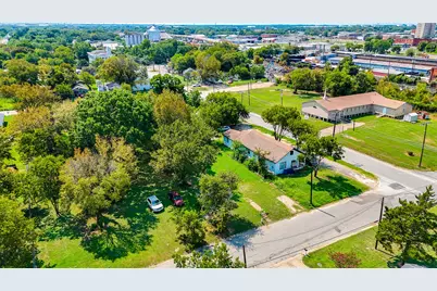 707 E 3rd Avenue, Corsicana, TX 75110 - Photo 25