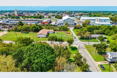 707 E 3rd Avenue, Corsicana, TX 75110 - Photo 23