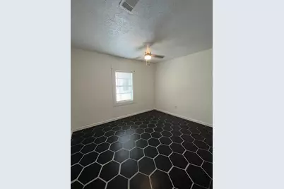 4011 Carpenter Avenue, Dallas, TX 75210 - Photo 19