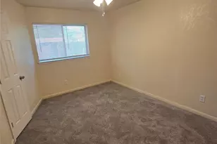 877 Lexington Dr, Lancaster, TX 75134 - Photo 7