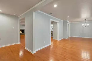 9856 Shoreview Rd, Dallas, TX 75238 - Photo 5