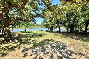 207 Wilson Rd, Valley View, TX 76272 - Photo 7