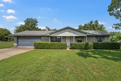 704 E Moonlight Drive, Robinson, TX 76706 - Photo 1