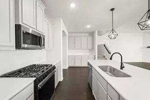 1109 Turtle Hl Ln, Crowley, TX 76036 - Photo 3