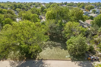 962 E Oleander Street, Fort Worth, TX 76104 - Photo 9