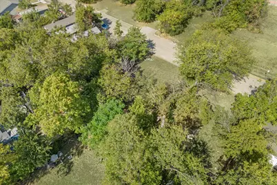 962 E Oleander Street, Fort Worth, TX 76104 - Photo 11