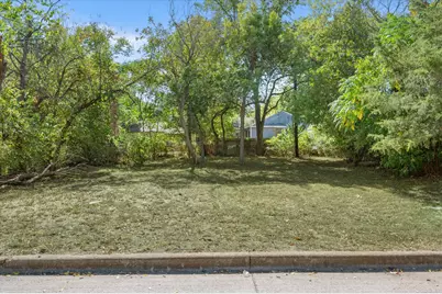 962 E Oleander Street, Fort Worth, TX 76104 - Photo 1